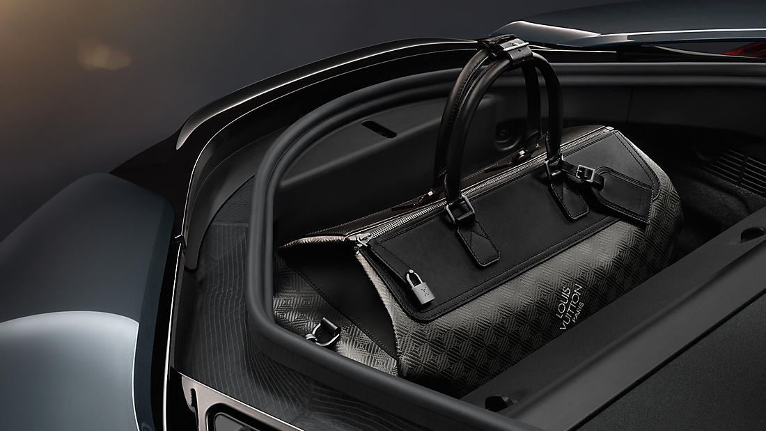 2015 BMW i8 Coupe - Louis Vuitton luggage set 